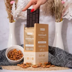 Czekolada Keto Wegańska z Olejem MCT – Chrupiący Migdał 80g – BeKeto