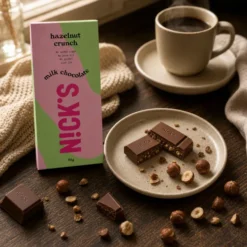 Czekolada Keto z Kawałkami Prażonych Orzechów Laskowych 75g – Nick’s