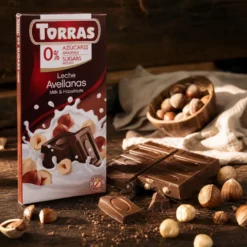Czekolada mleczna z orzechami bez dodatku cukru 75g – Torras