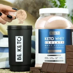 Izolat Białka z Olejem MCT – Naturalna Czekolada 800g – BeKeto